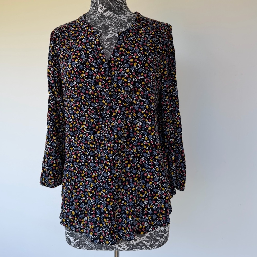 Women's Black Floral V-Neck Blouse by Market&Spruce size XL